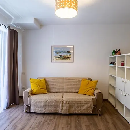 Ichnos Loft 33 דירה